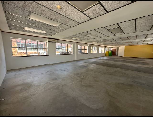 248M² OFFICE TO LET IN PAARDEN EILAND
